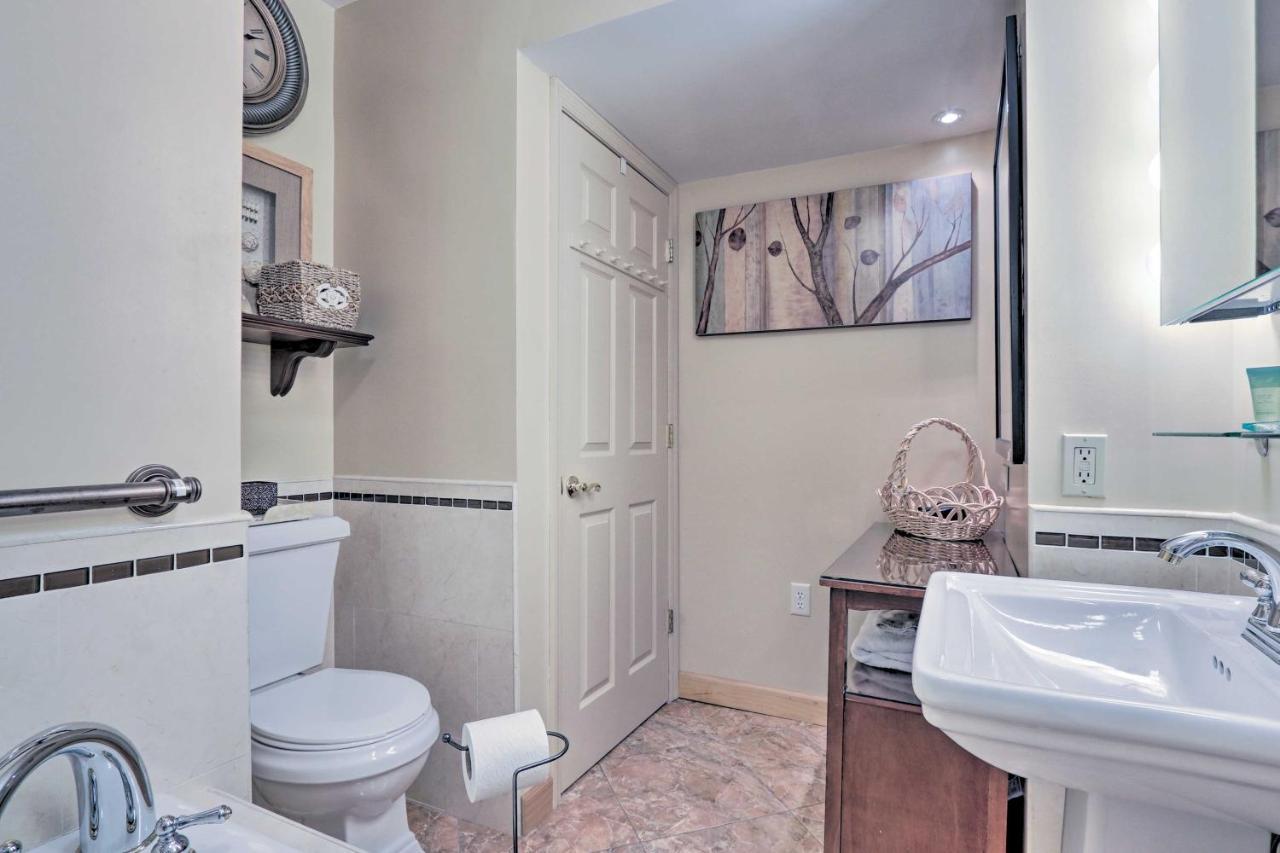 Hilton Head With Sunroom And Access!
